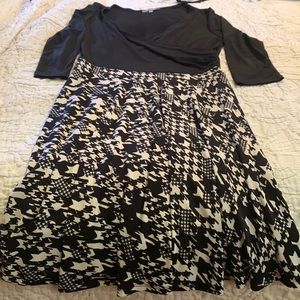 NY Collection back and white dress.